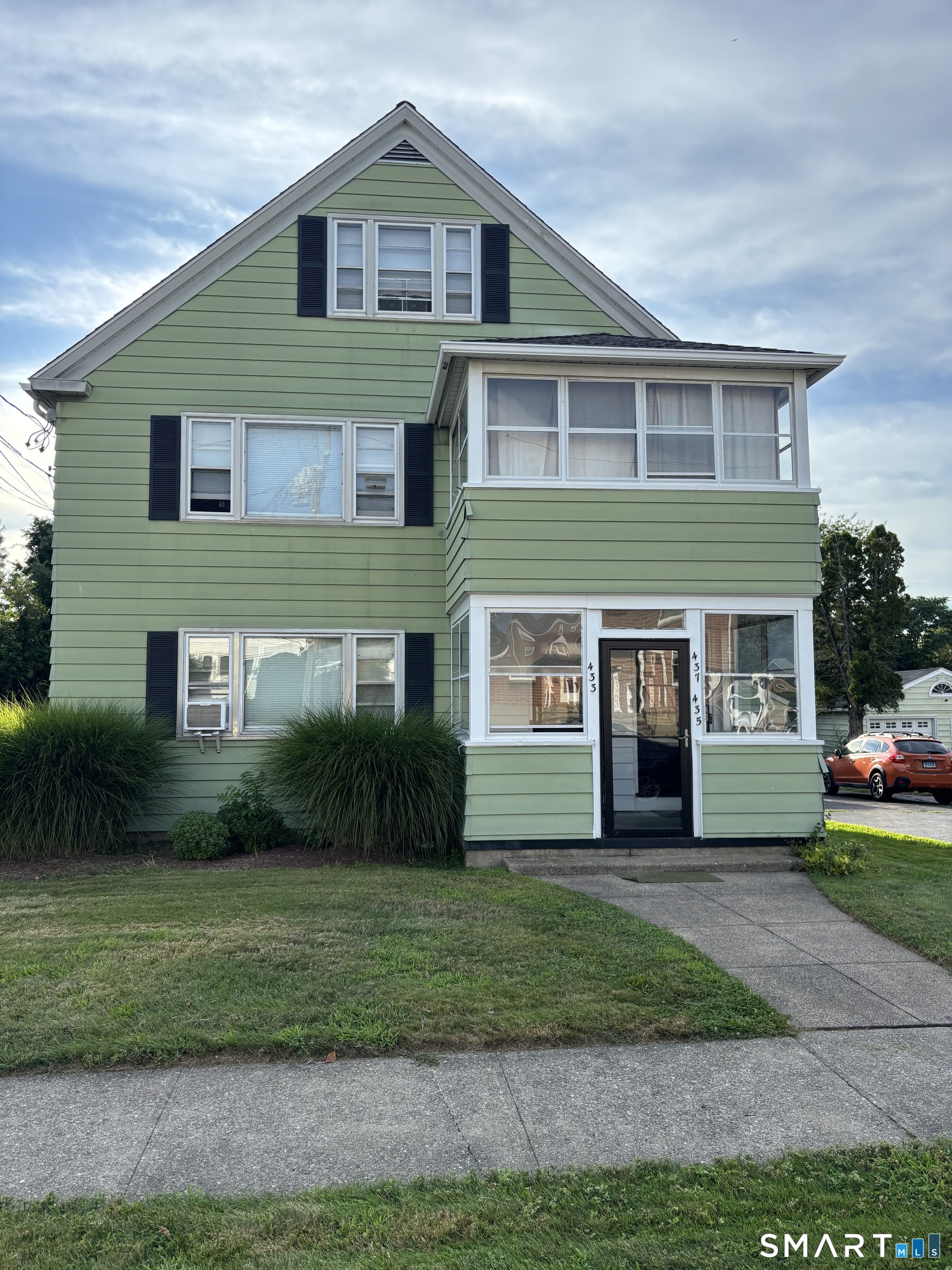 433 Thompson Street
