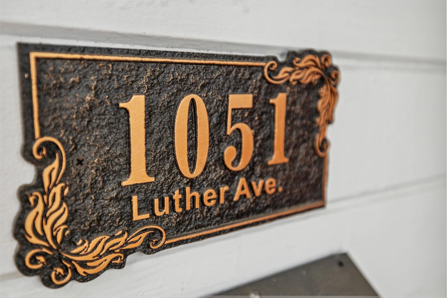 1051 Luther AVE