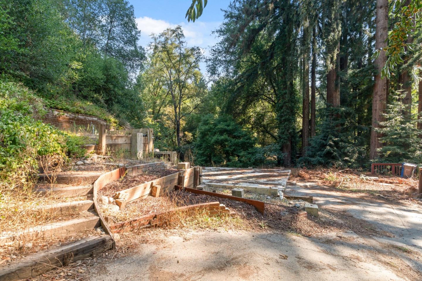 15840 Old County Highway