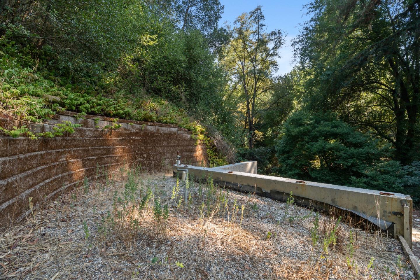 15840 Old County Highway