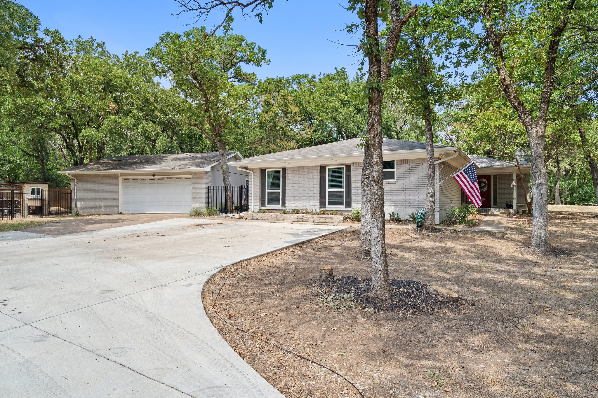 2336 Los Robles Street