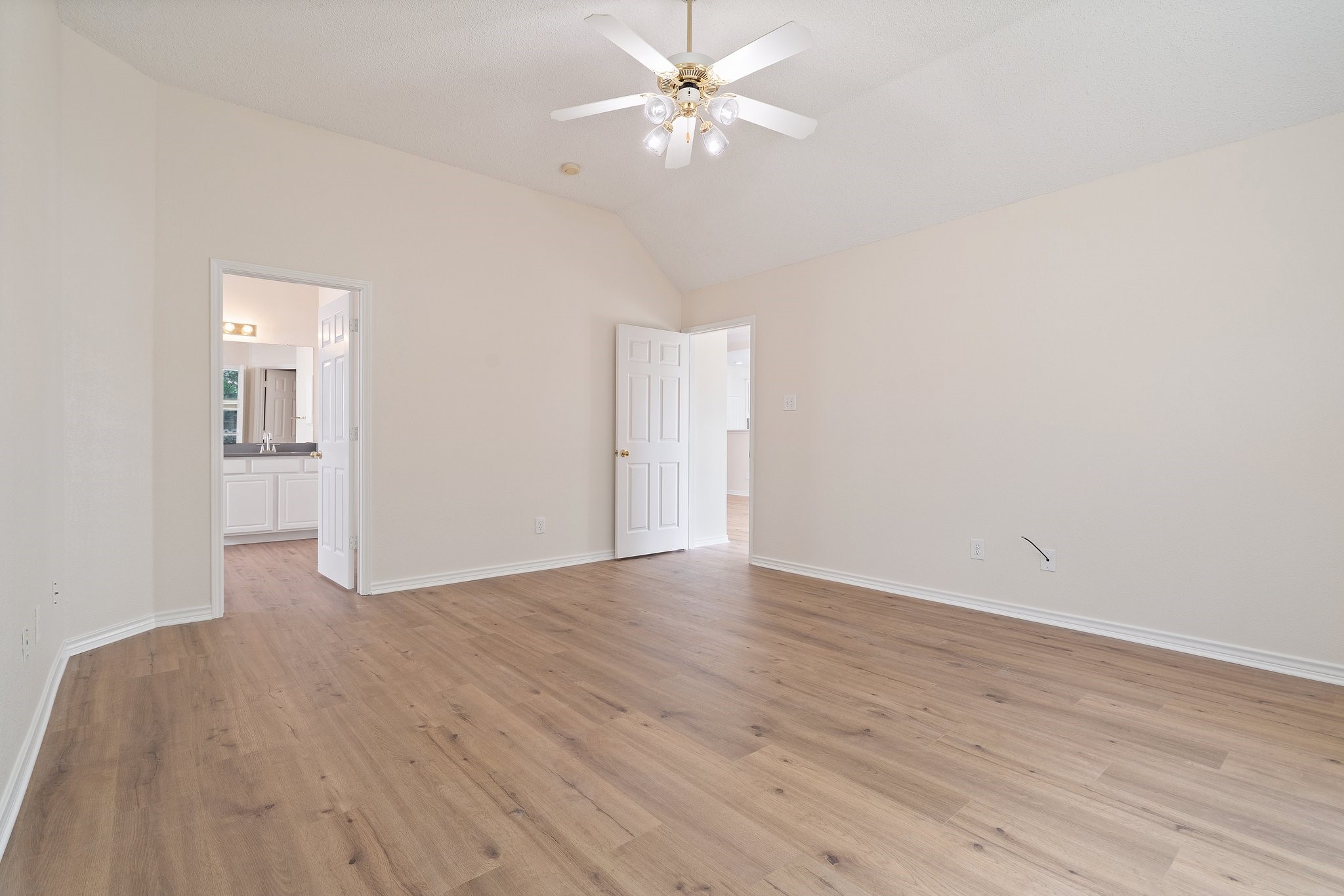 6905 Windwood Trail