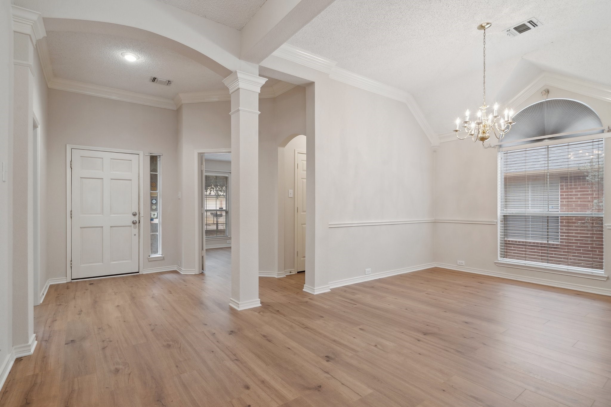 6905 Windwood Trail