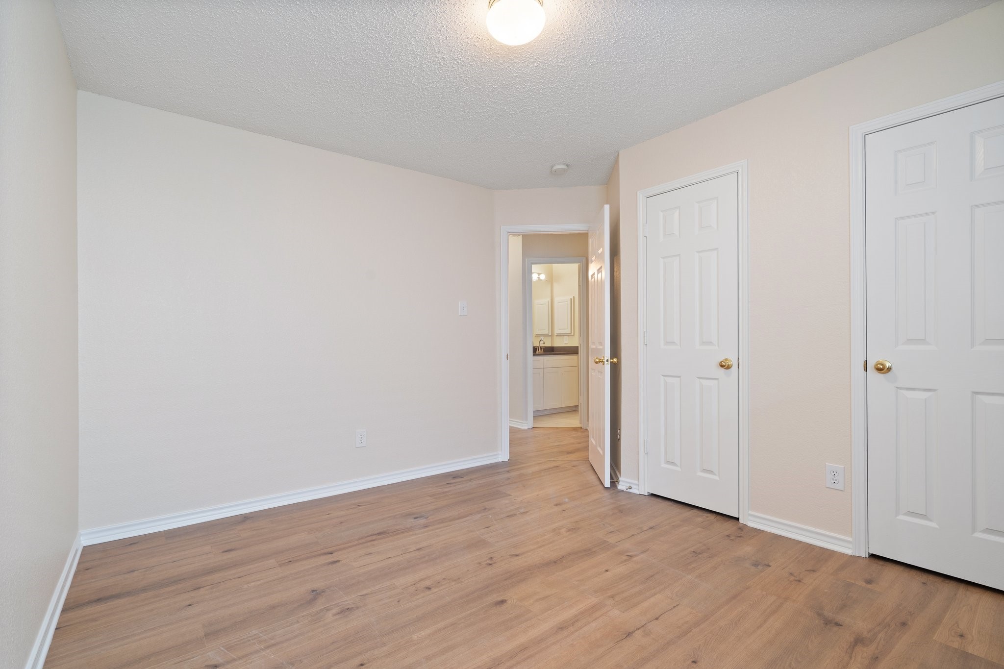 6905 Windwood Trail