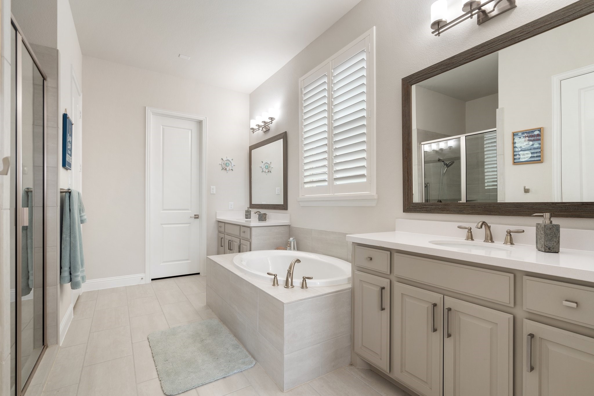 800 Neches River Drive