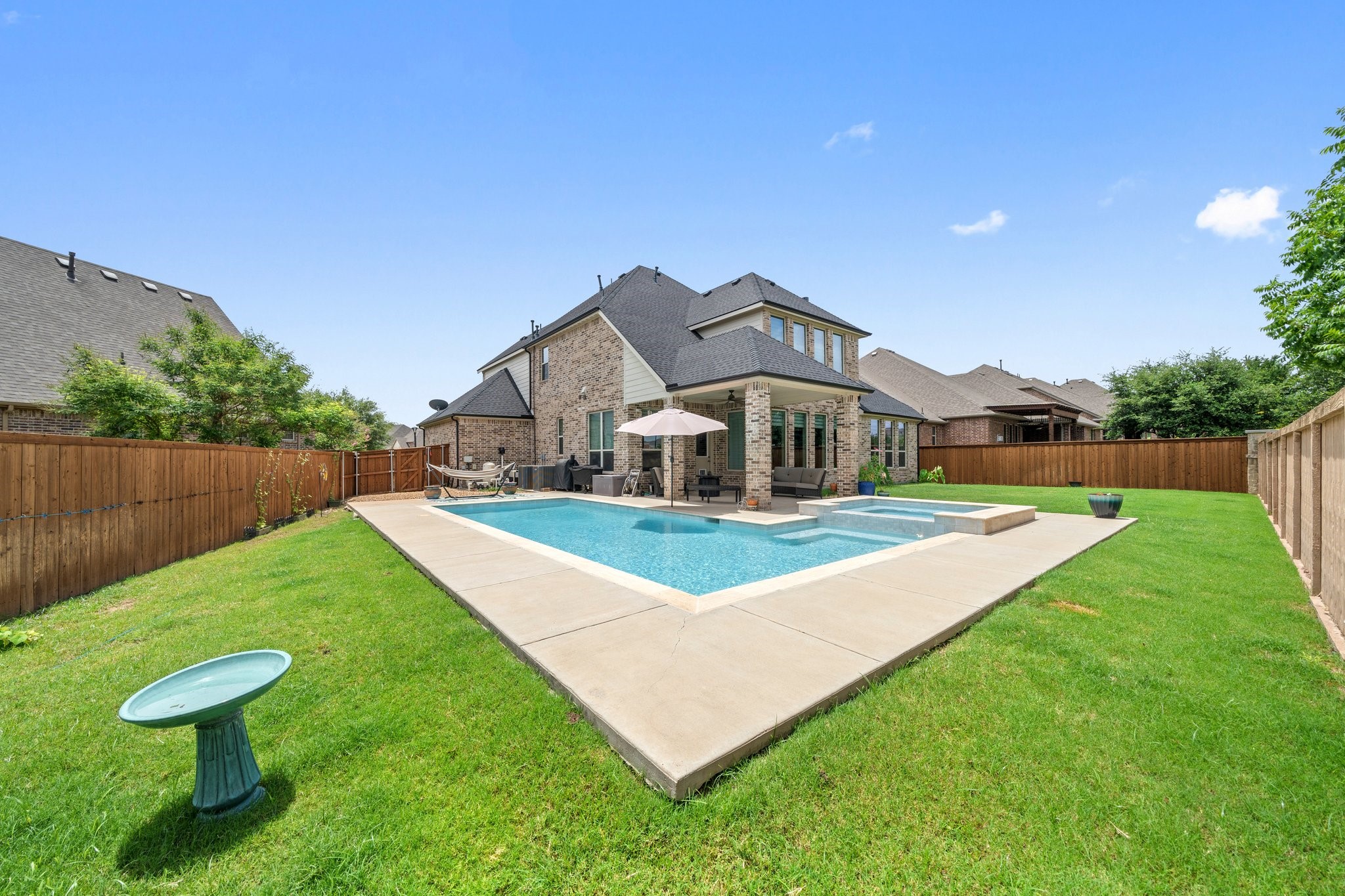 800 Neches River Drive