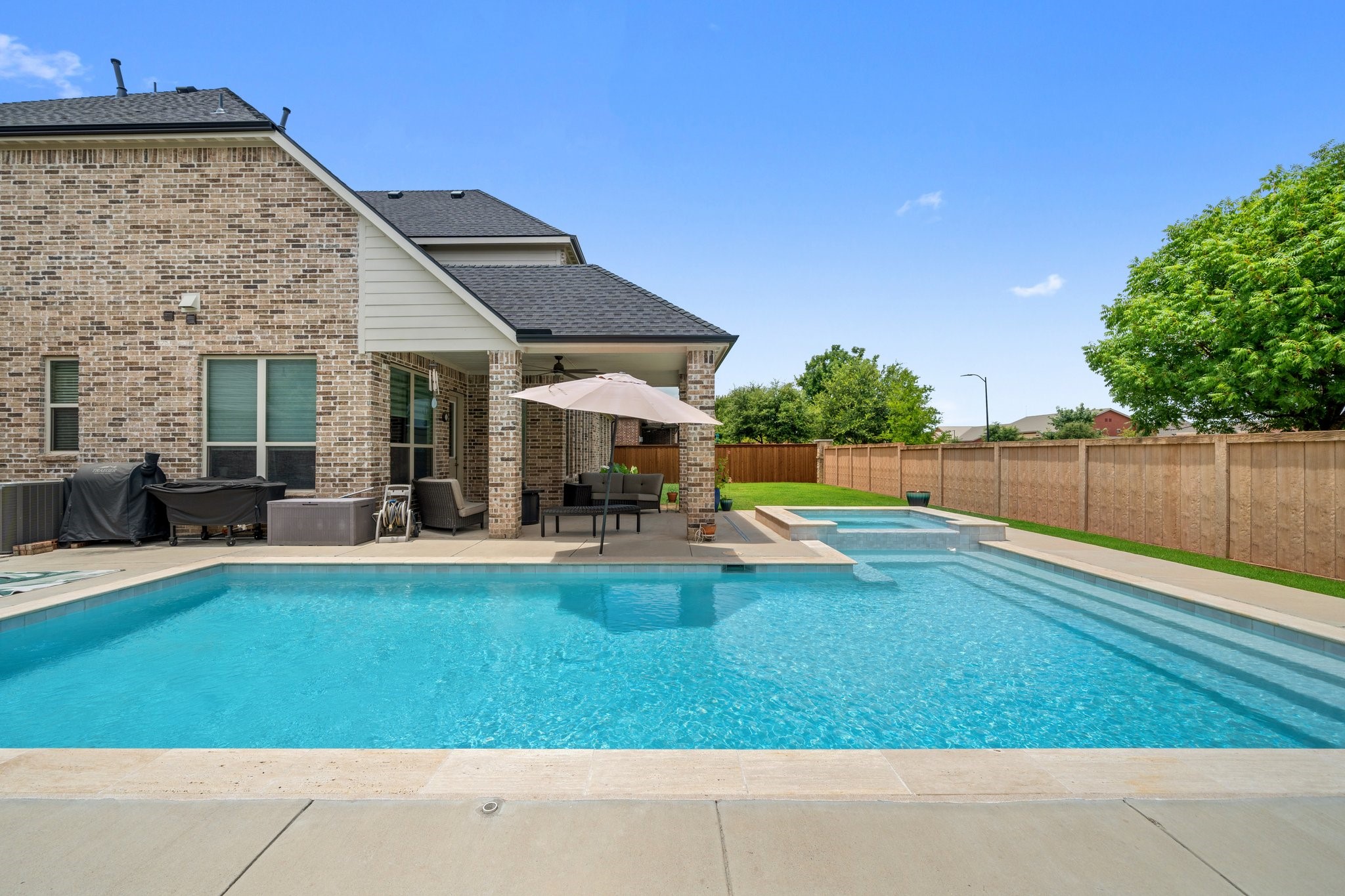 800 Neches River Drive