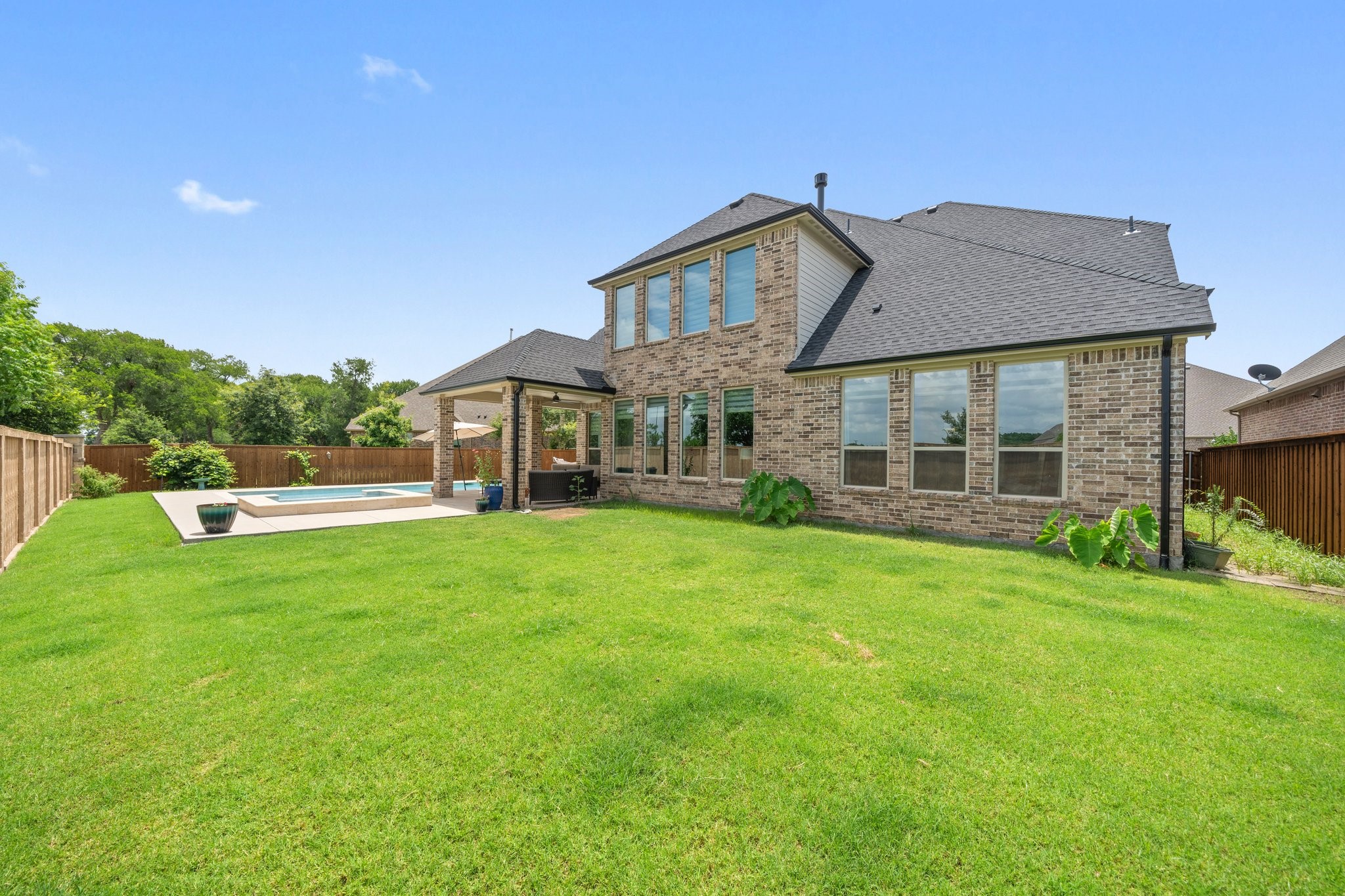 800 Neches River Drive