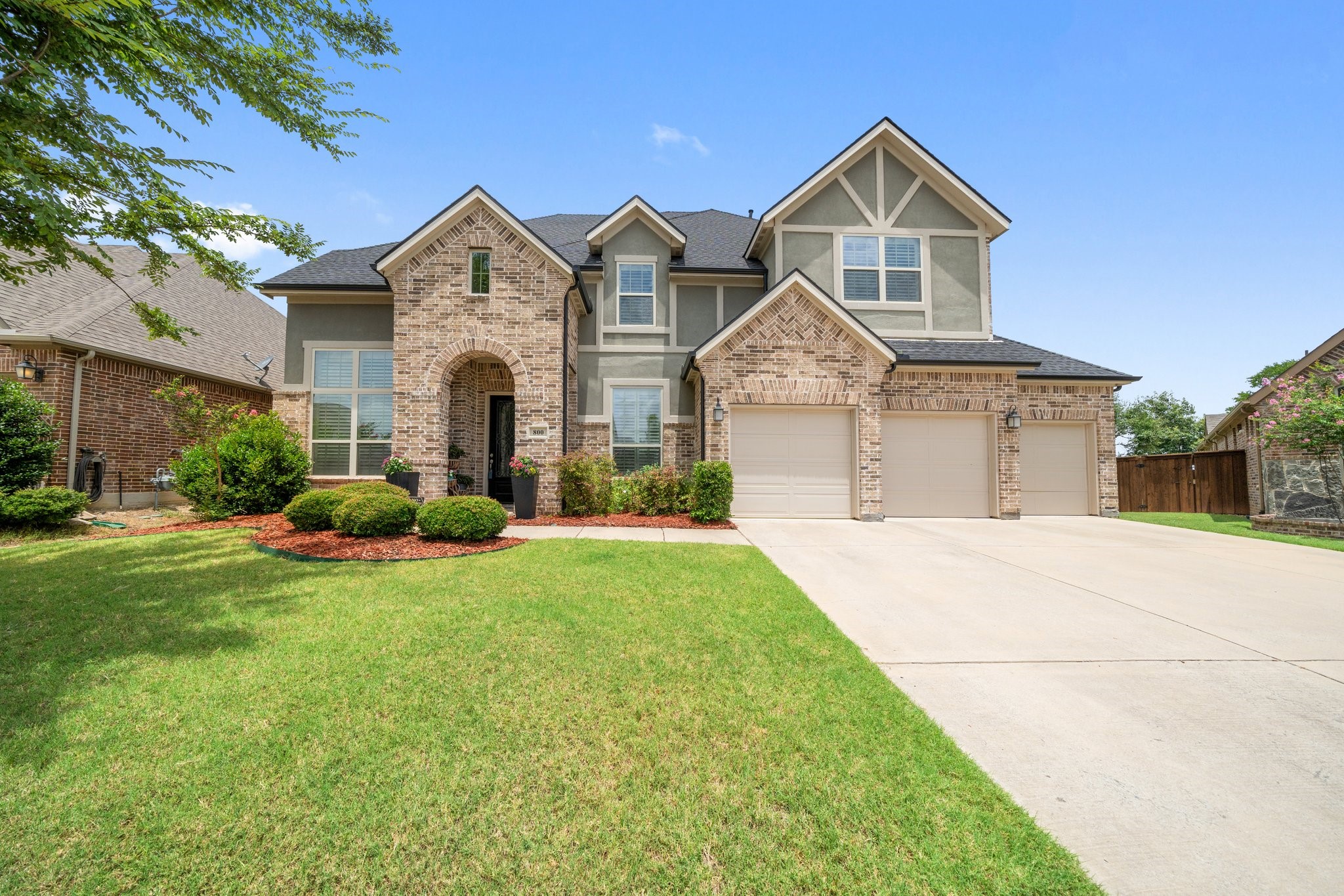 800 Neches River Drive