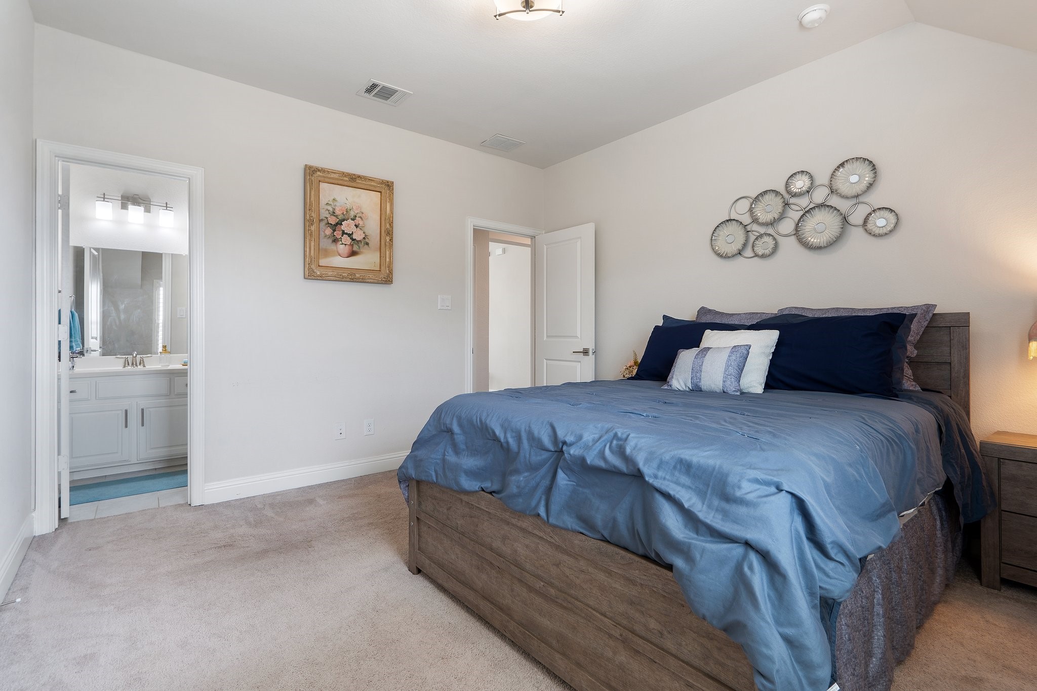 800 Neches River Drive