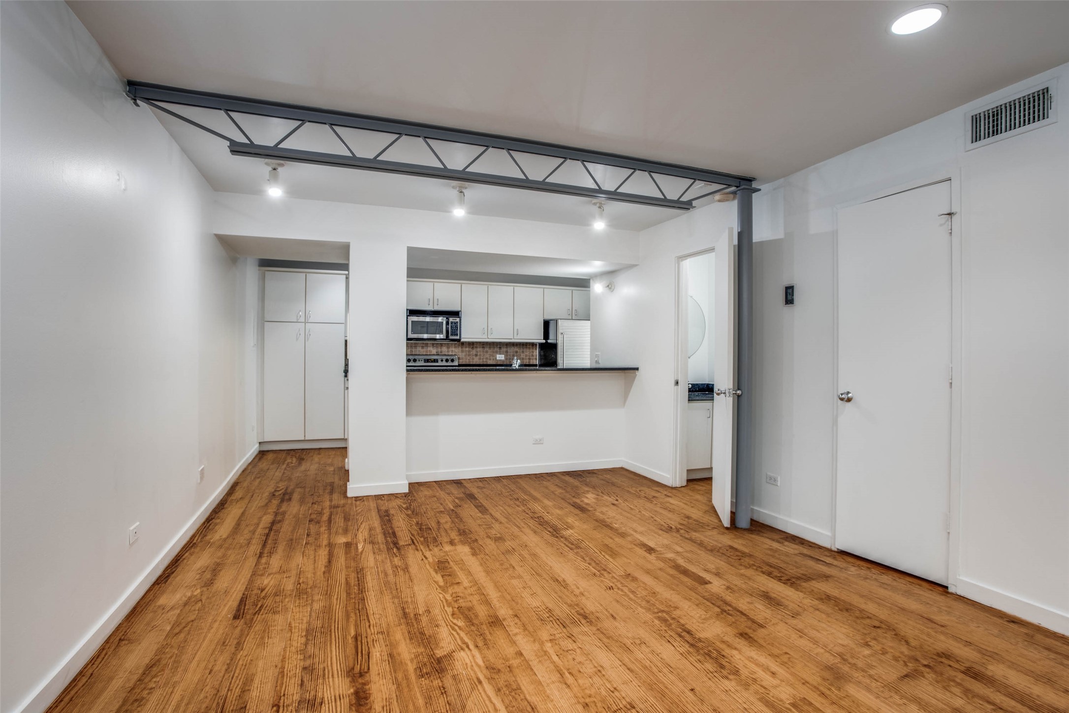 4231 Travis Street 2