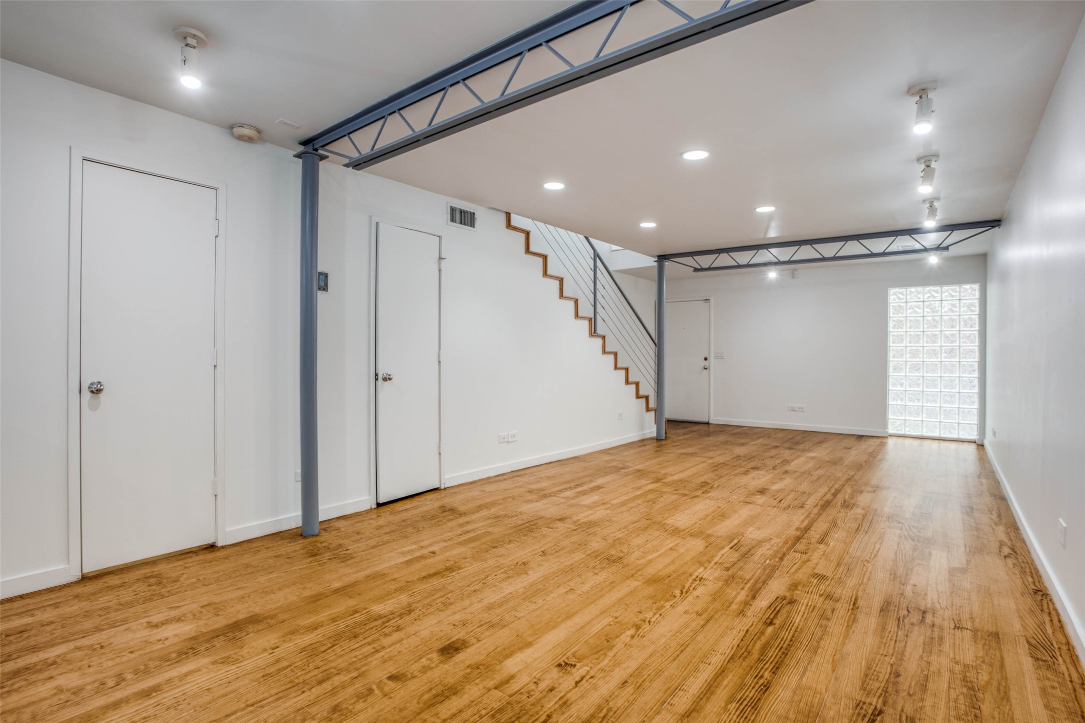 4231 Travis Street 2