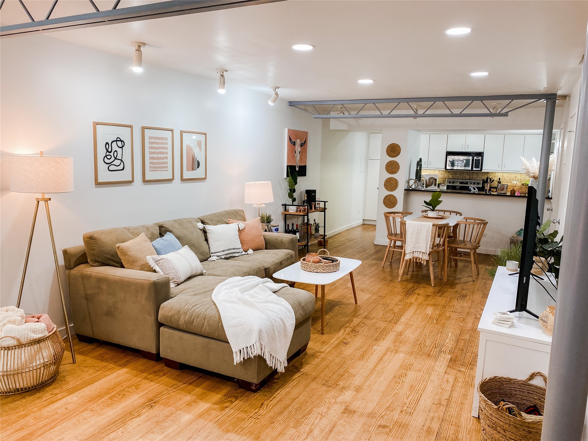 4231 Travis Street 2