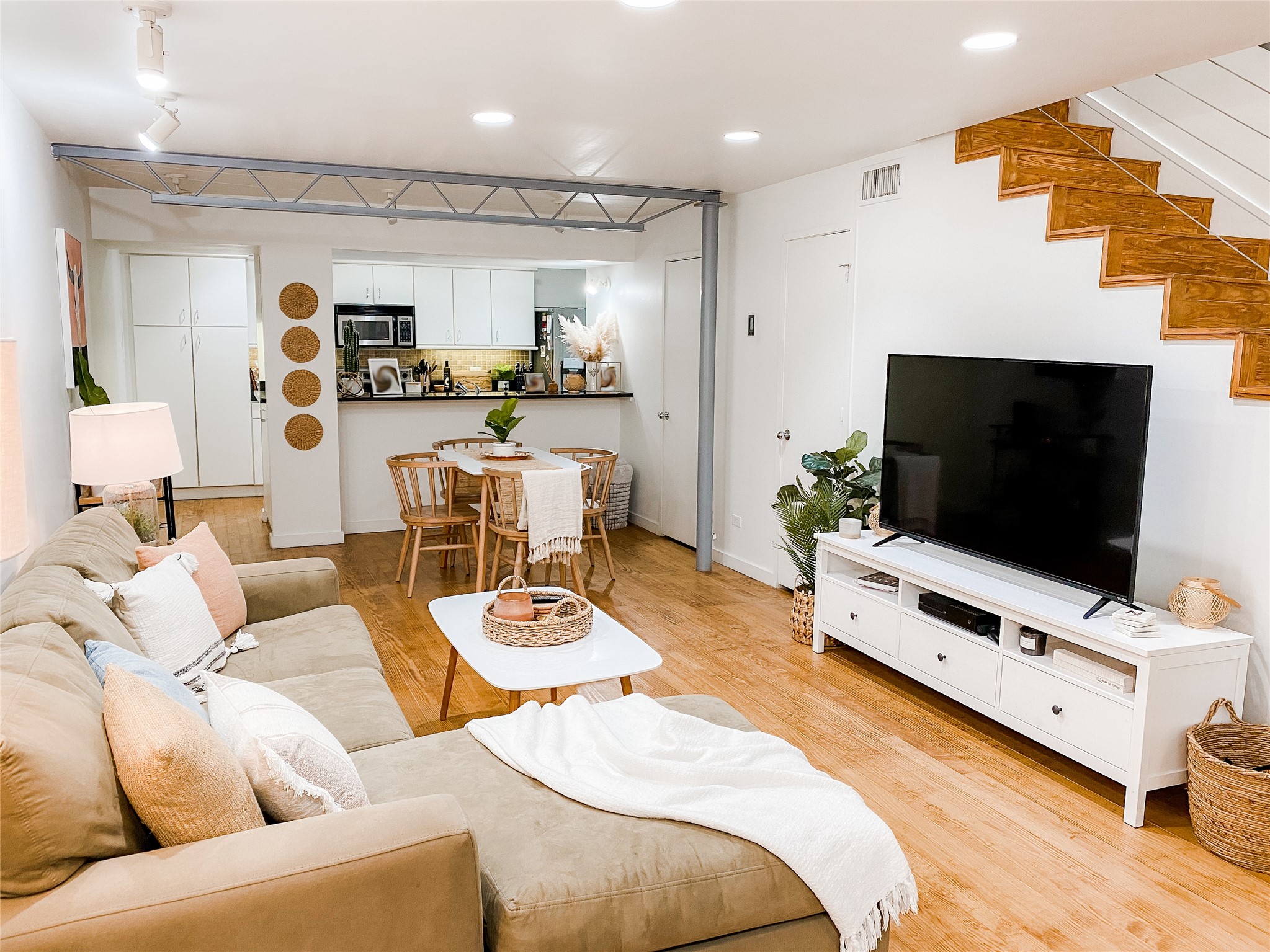 4231 Travis Street 2