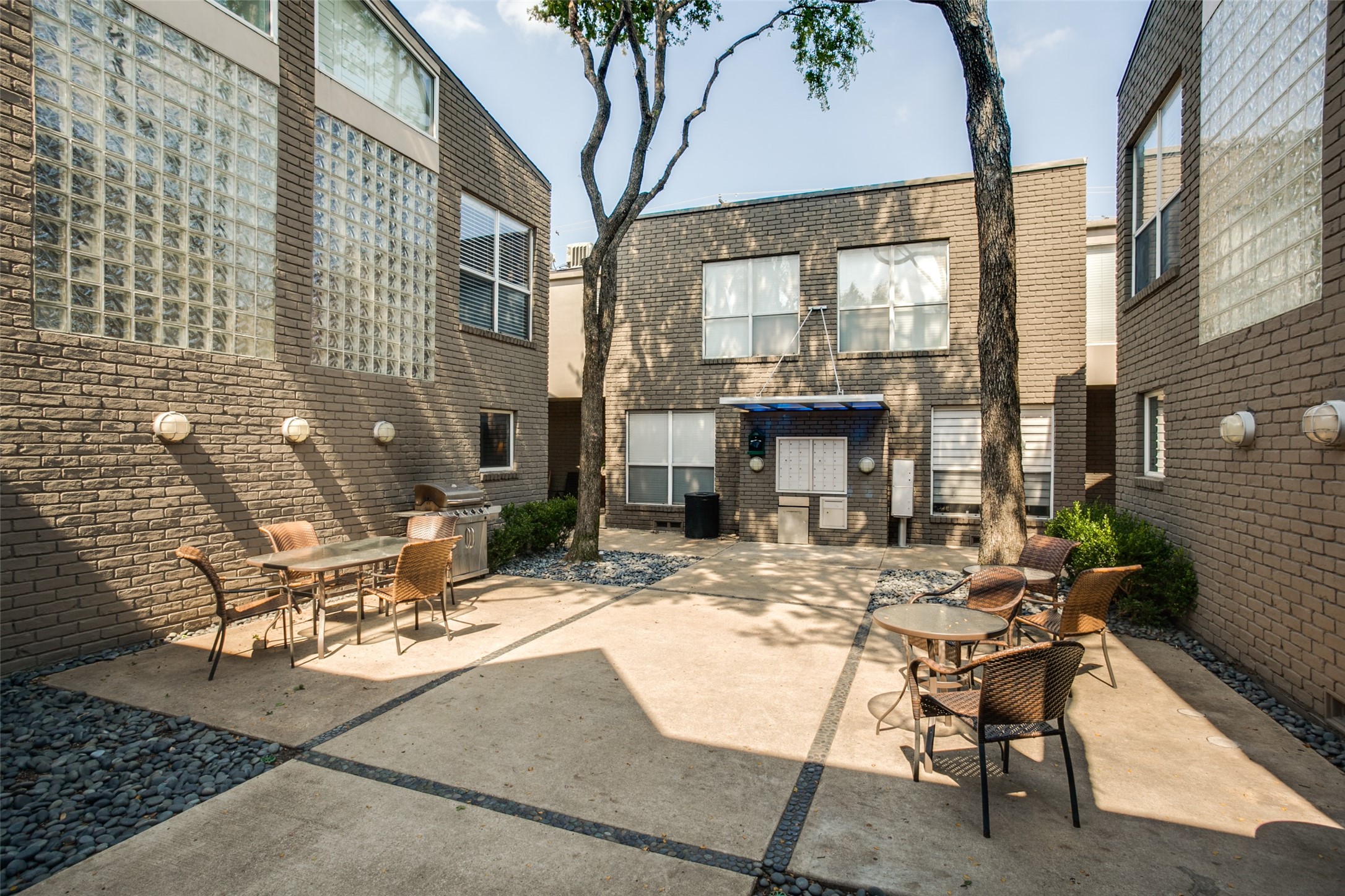 4231 Travis Street 2