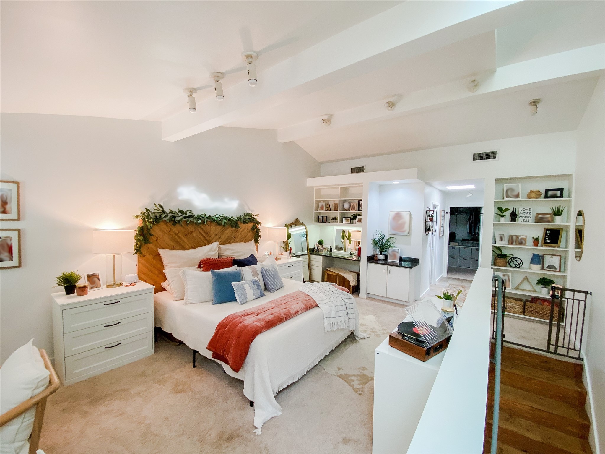 4231 Travis Street 2