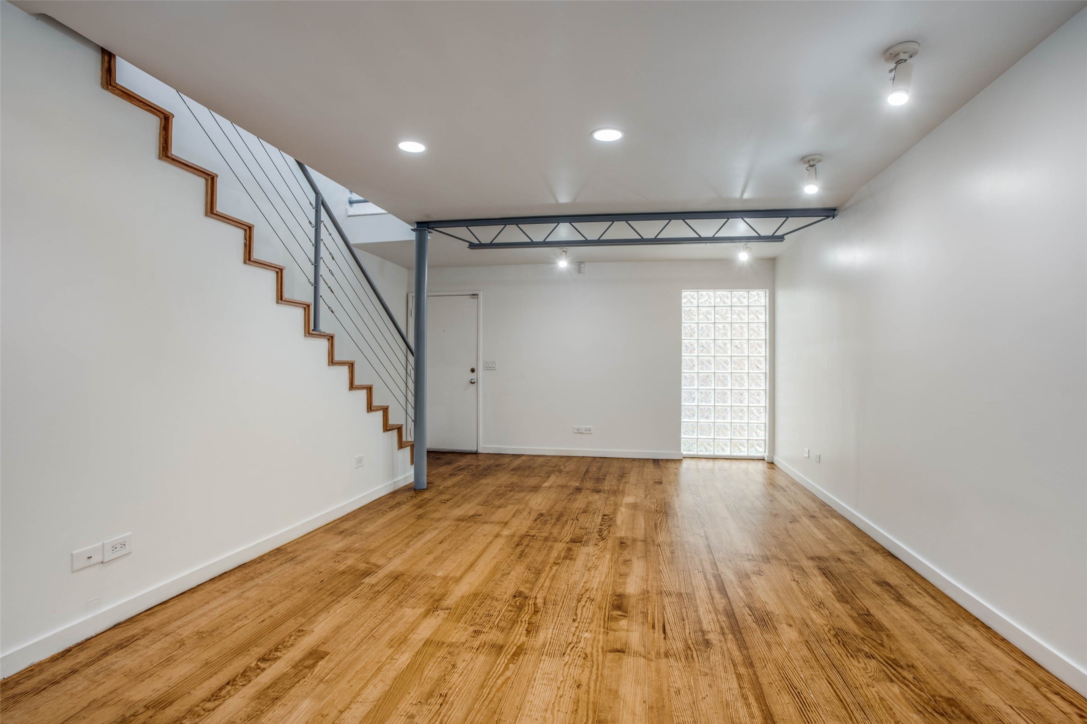 4231 Travis Street 2