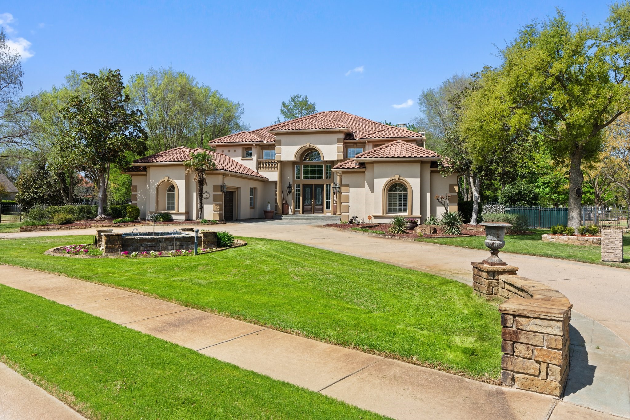 710 Deer Hollow Boulevard