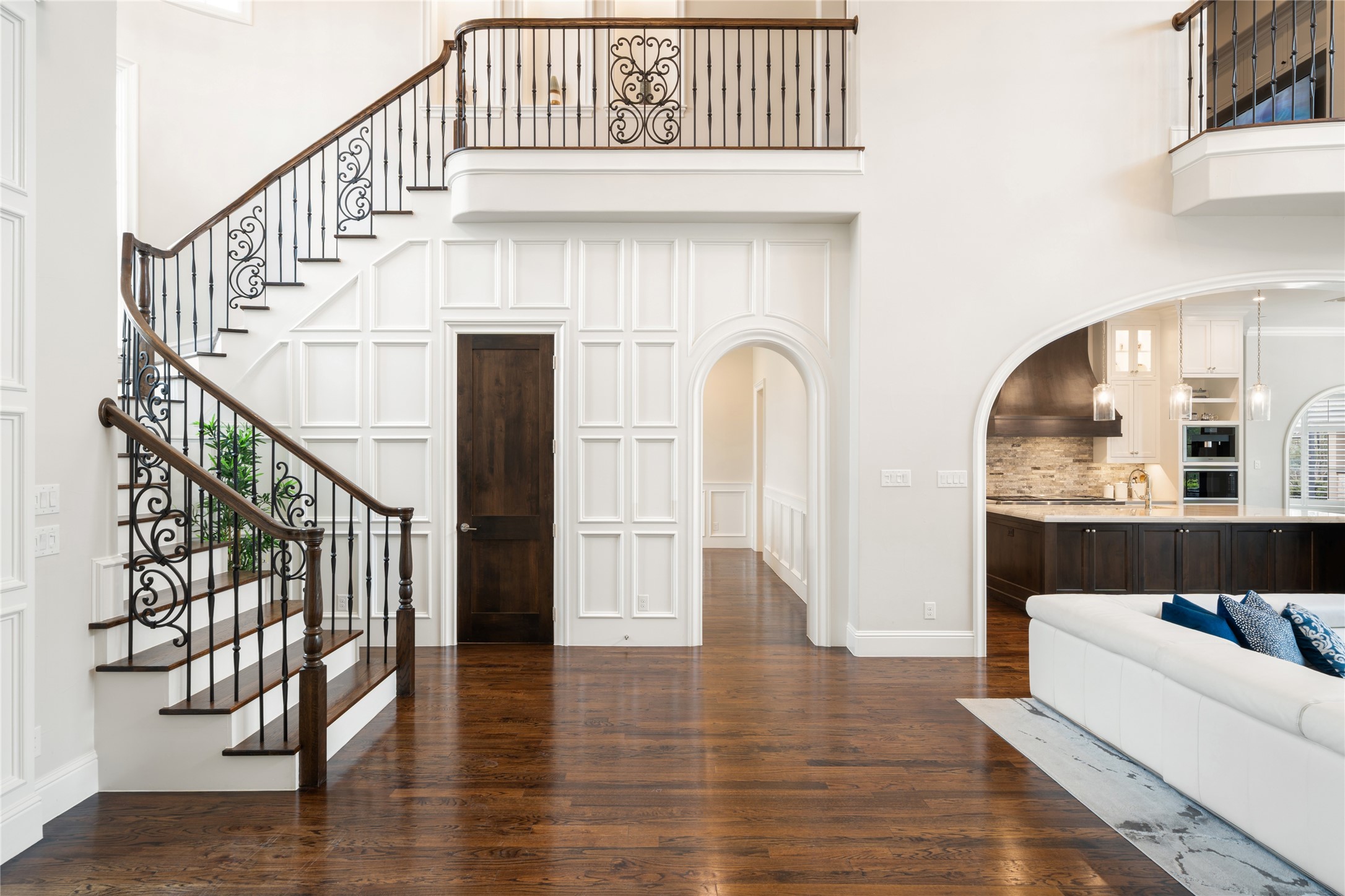 2202 Barcelona Court