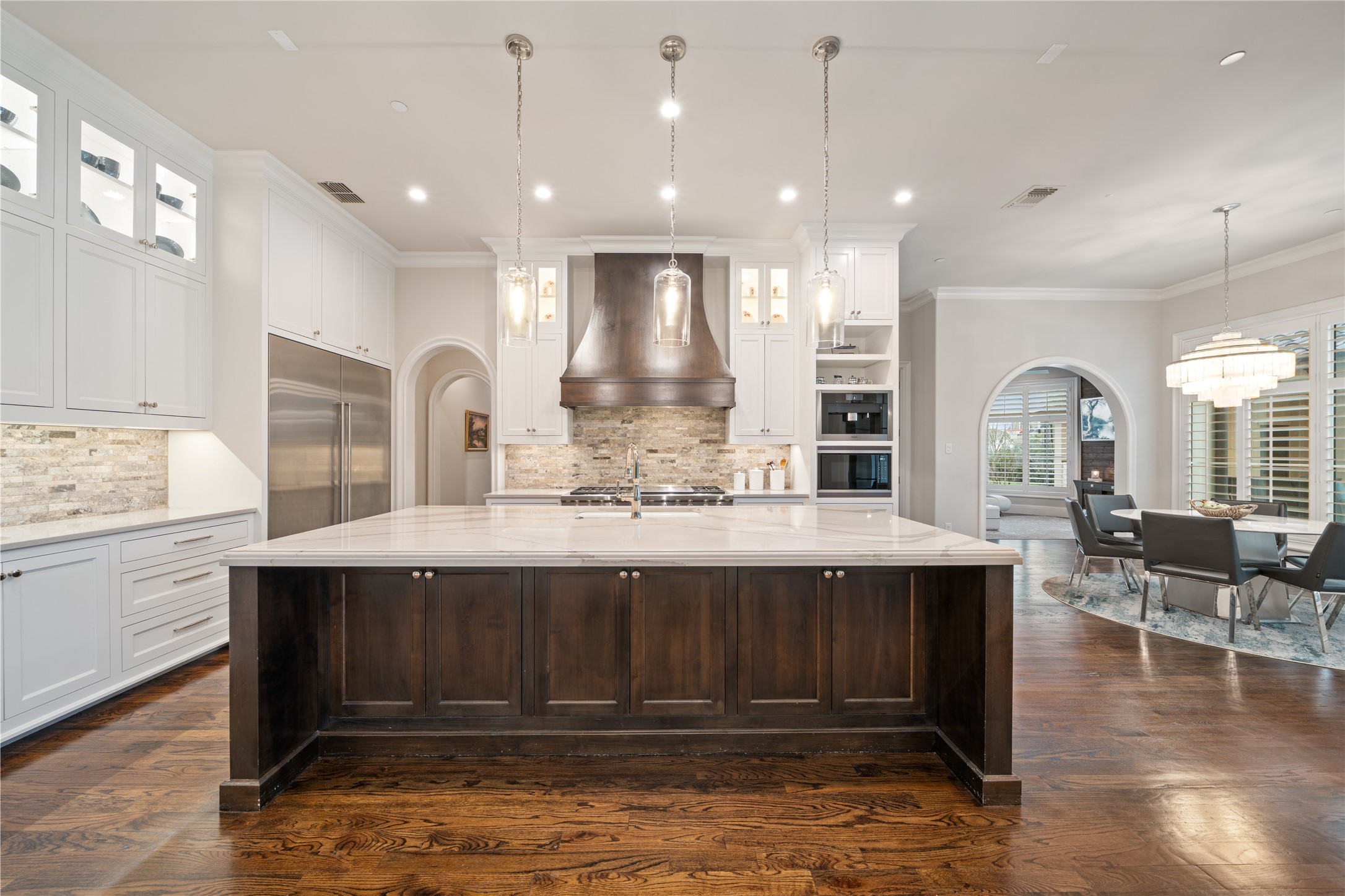 2202 Barcelona Court