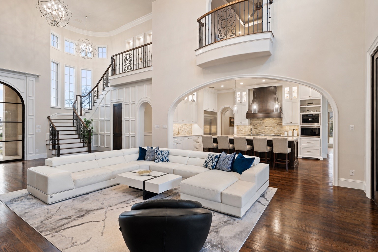 2202 Barcelona Court