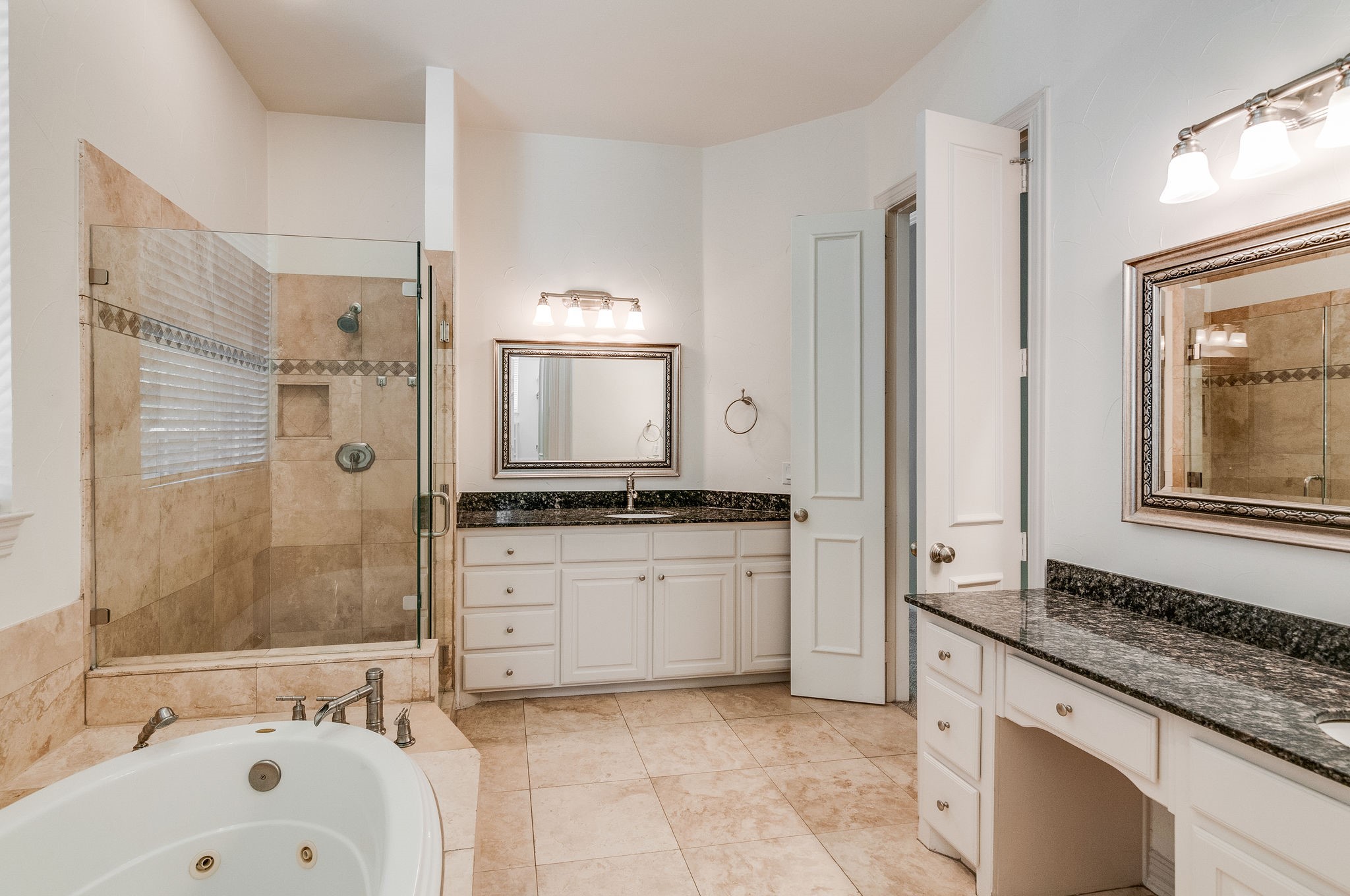 1112 Longford Circle