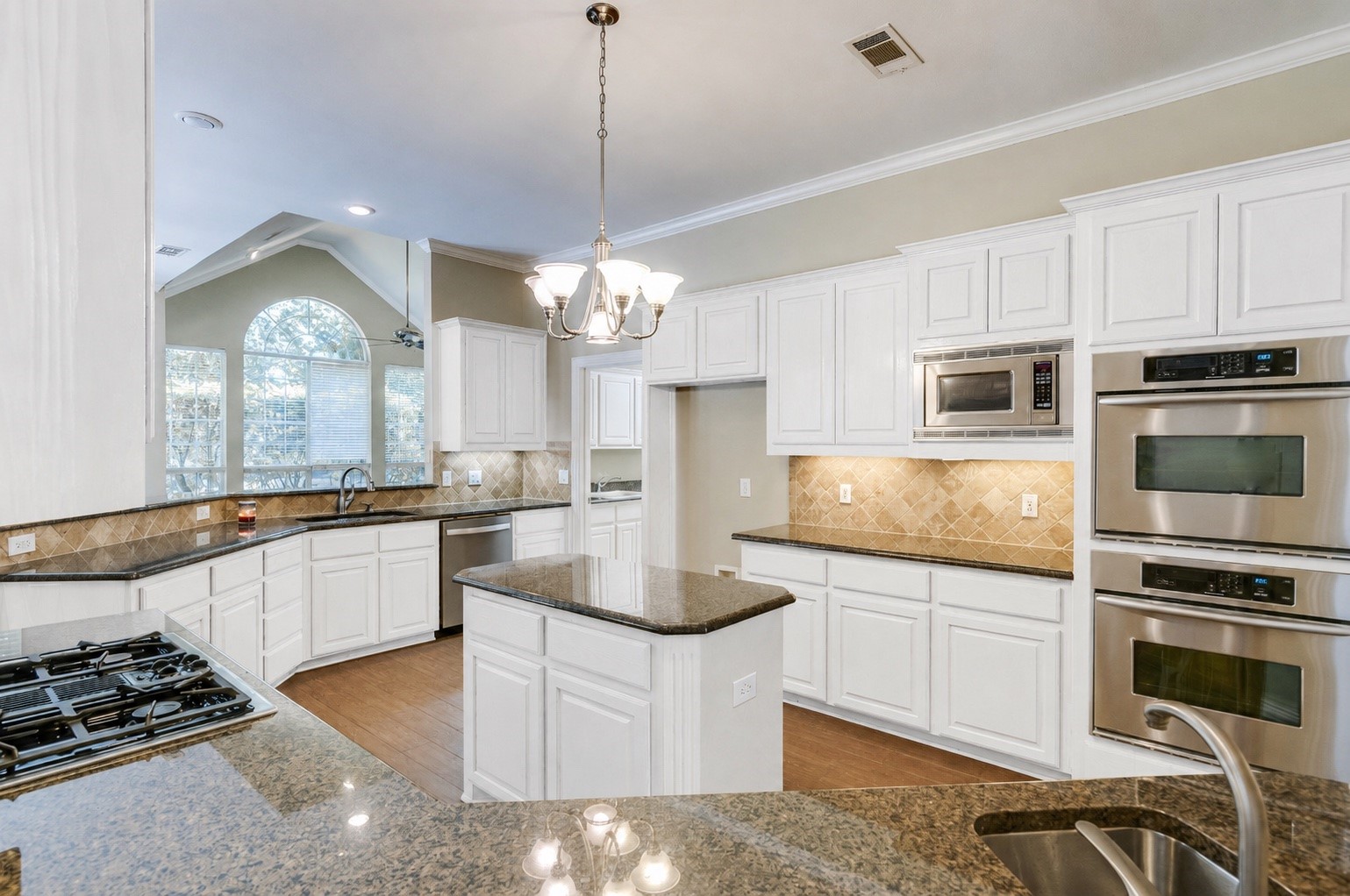 1112 Longford Circle