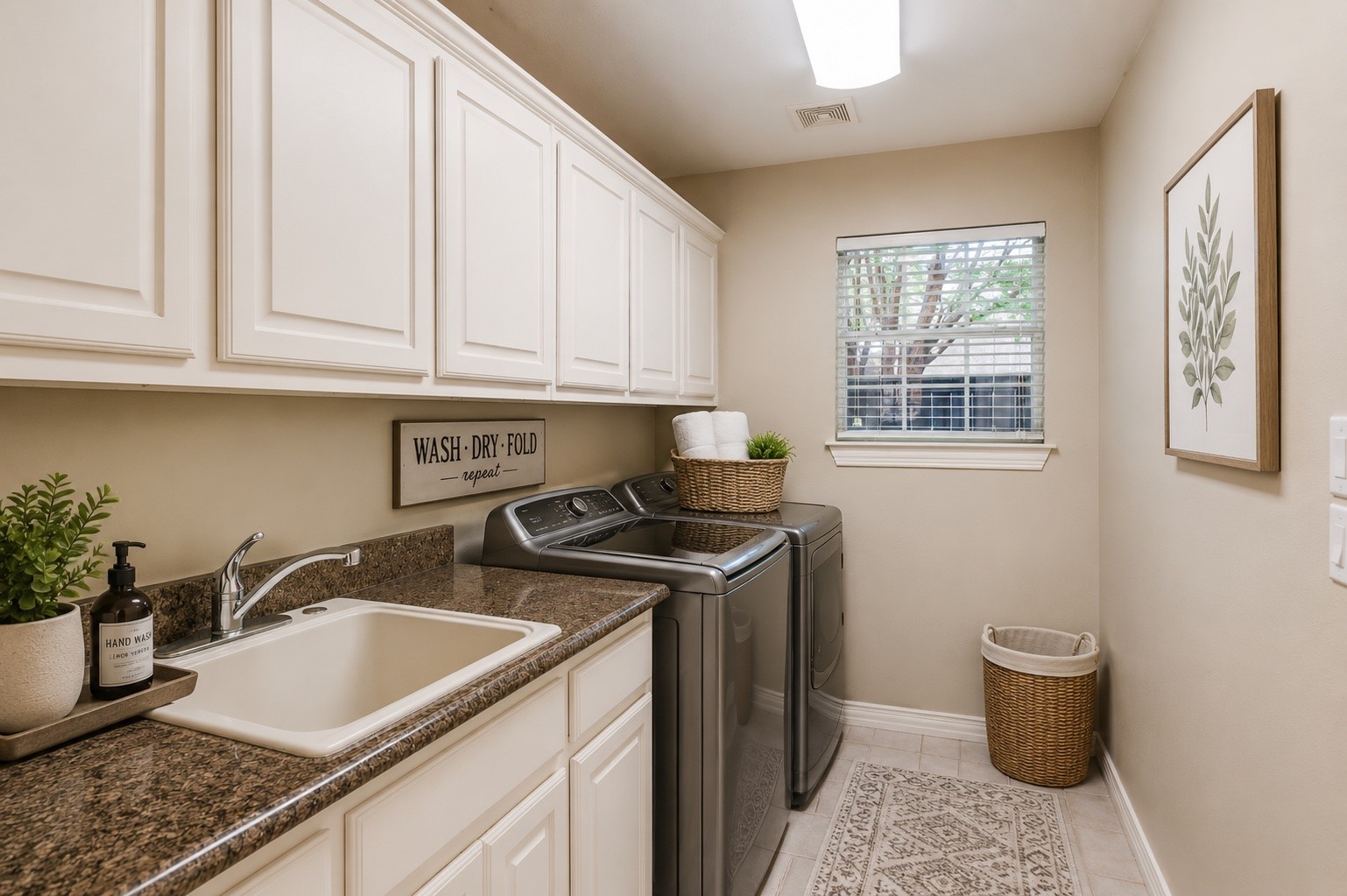 1112 Longford Circle