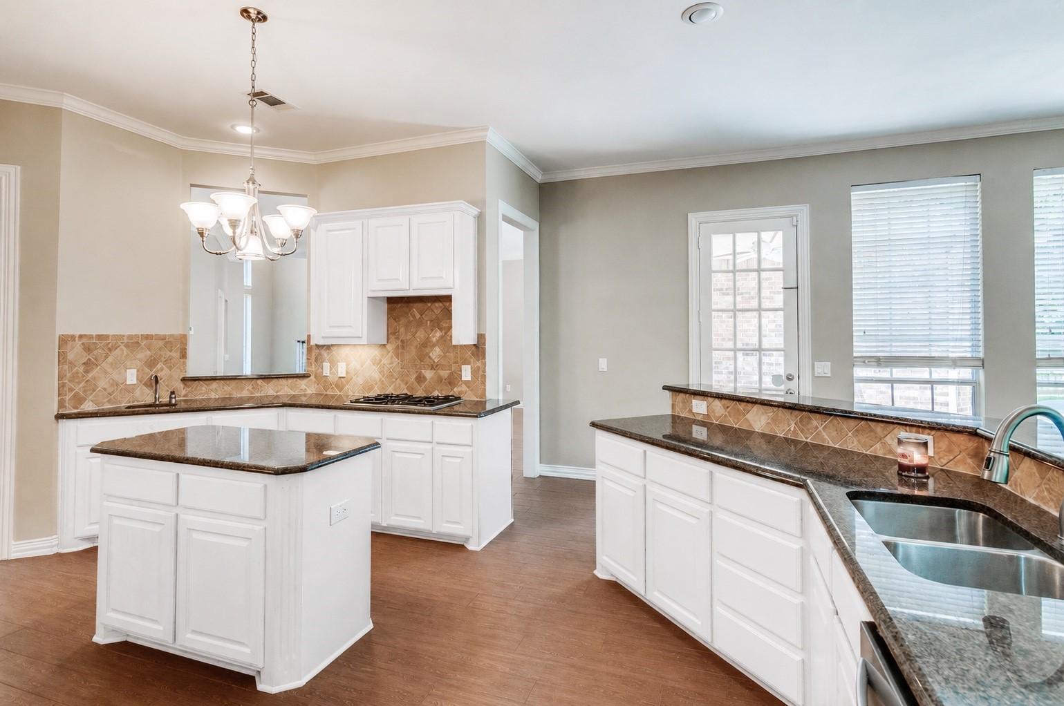1112 Longford Circle