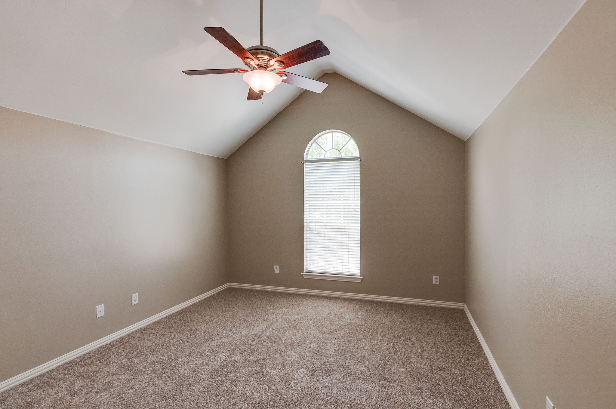 1112 Longford Circle