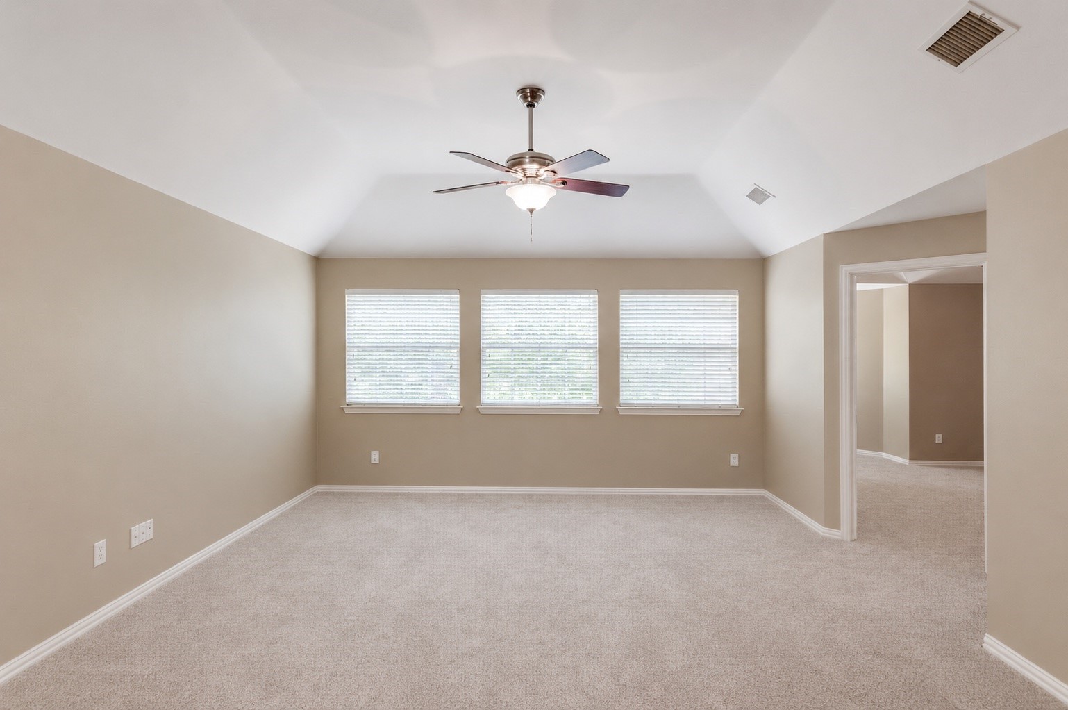 1112 Longford Circle