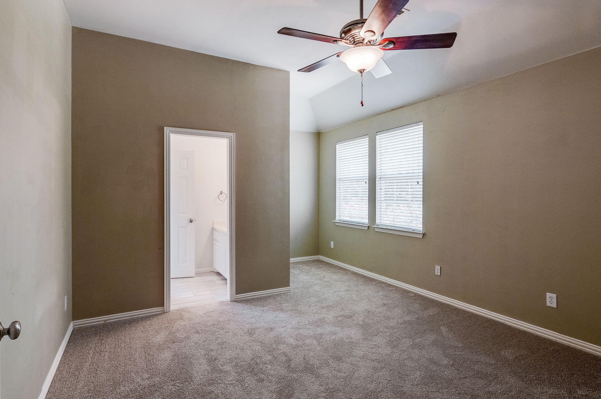 1112 Longford Circle