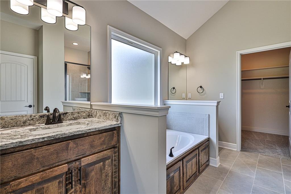 10323 N Winchester Avenue