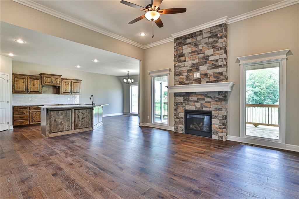 10323 N Winchester Avenue