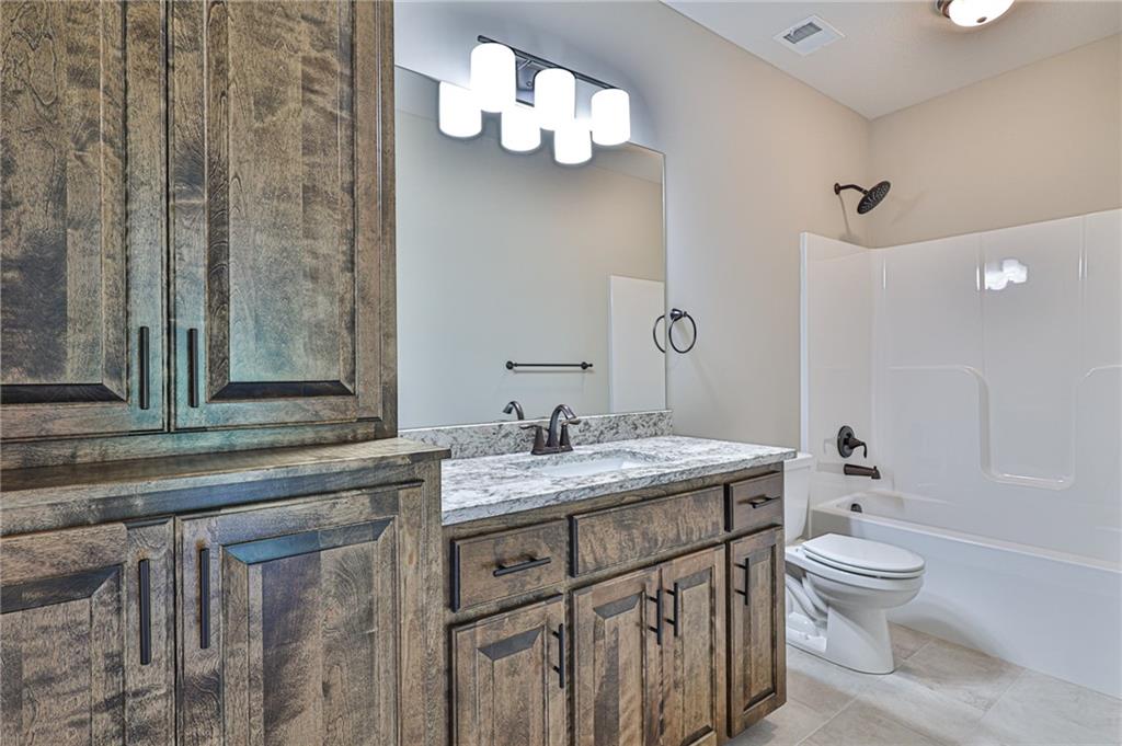 10323 N Winchester Avenue