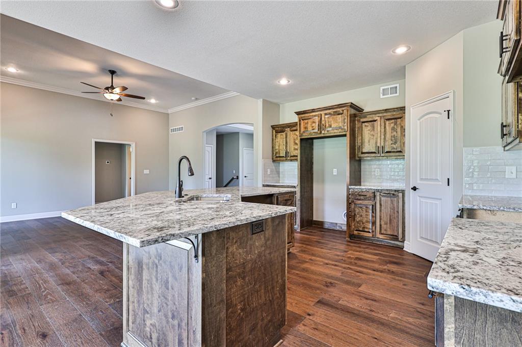 10323 N Winchester Avenue