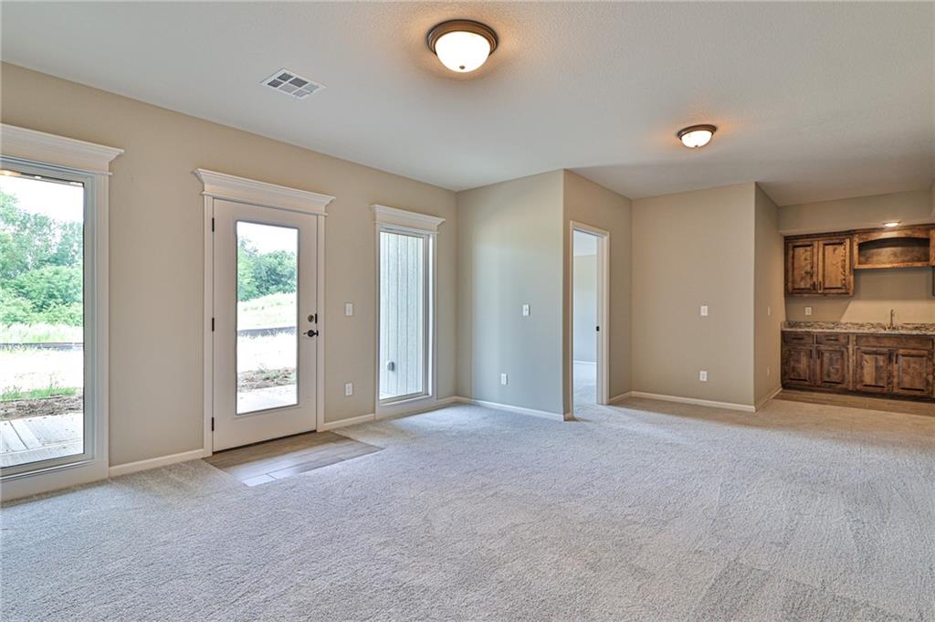 10323 N Winchester Avenue