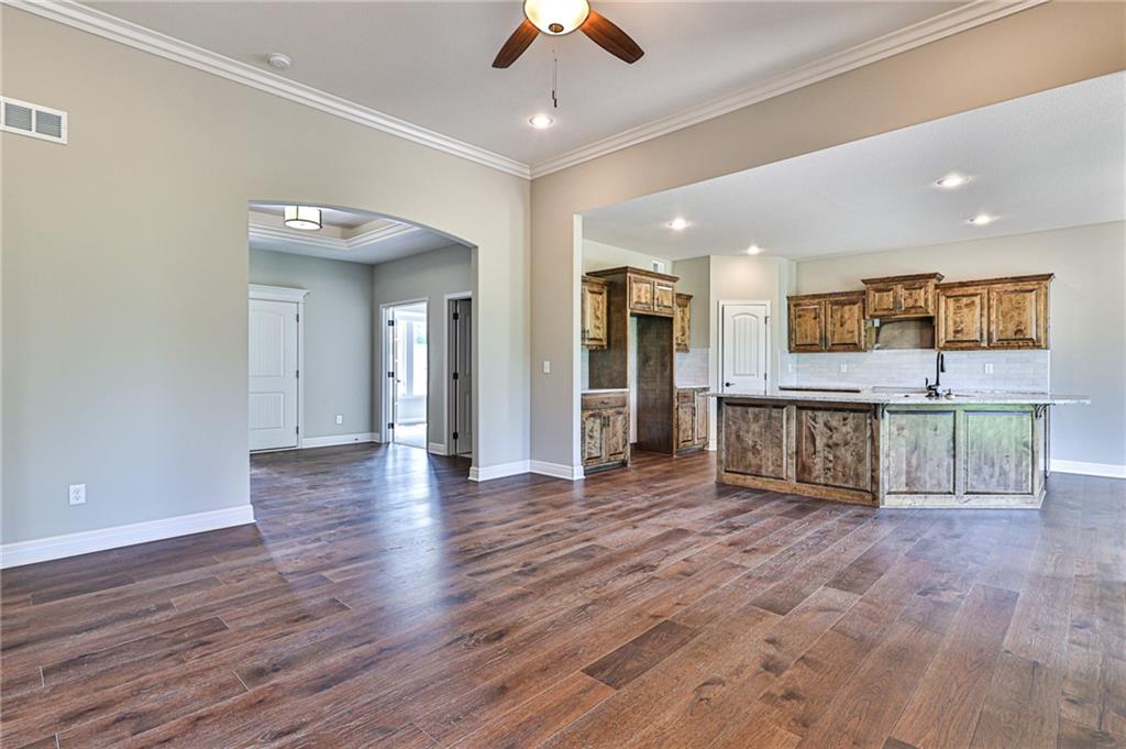 10323 N Winchester Avenue