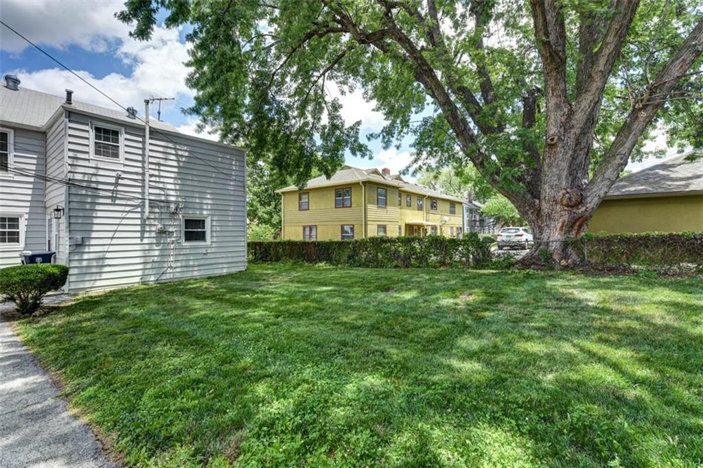 627 E Meyer Boulevard