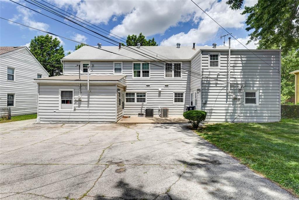 627 E Meyer Boulevard