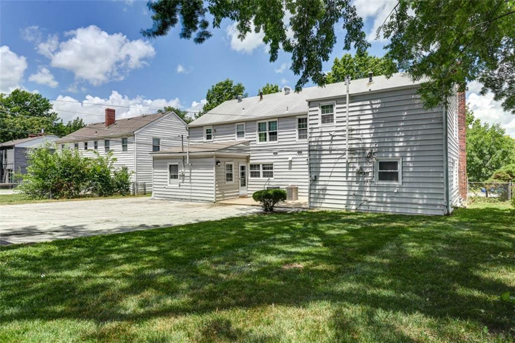 627 E Meyer Boulevard
