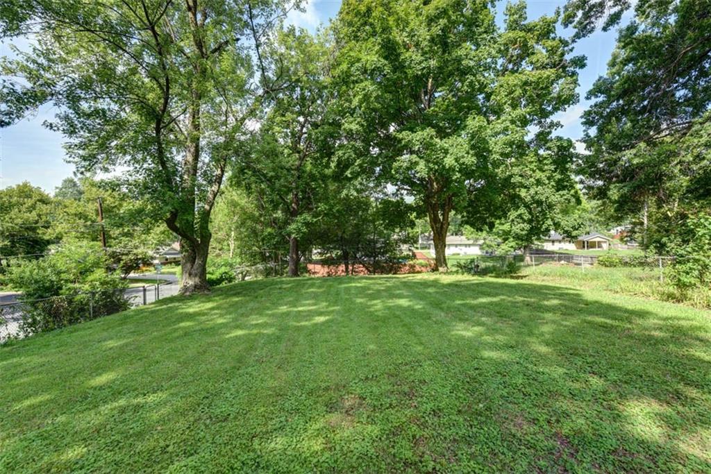 4714 NE Chouteau Drive