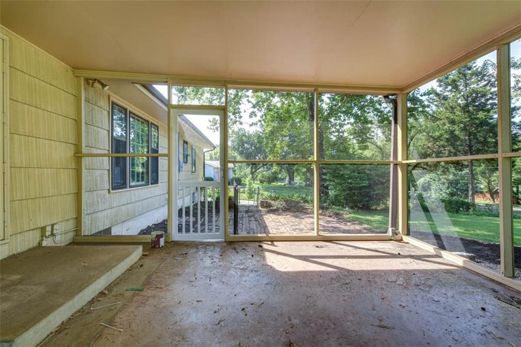 4714 NE Chouteau Drive