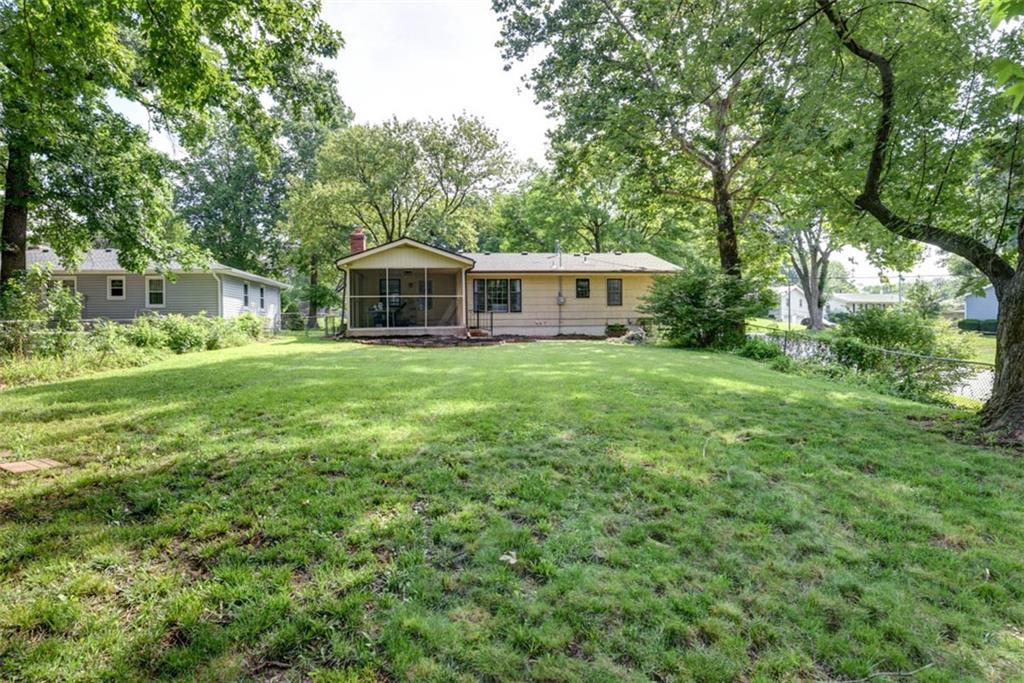 4714 NE Chouteau Drive