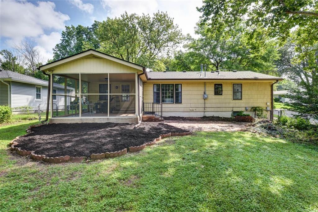 4714 NE Chouteau Drive