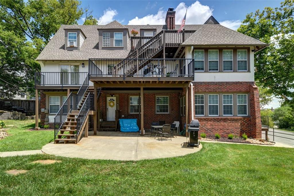 1120 & 1124 Ward Parkway