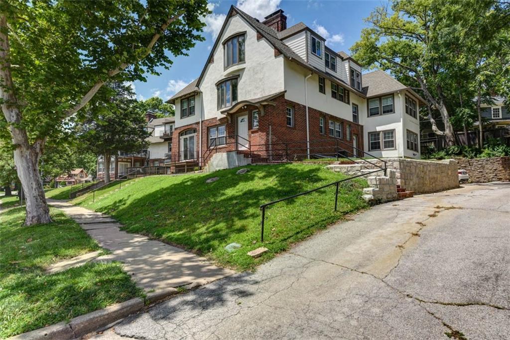 1120 & 1124 Ward Parkway