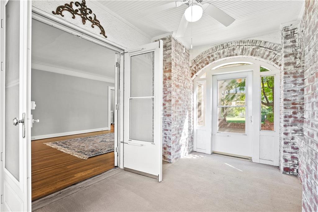 5626 Wyandotte Street