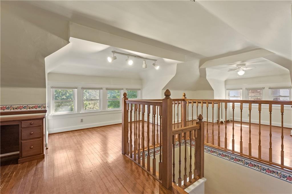 5626 Wyandotte Street