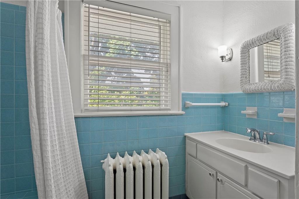 5626 Wyandotte Street